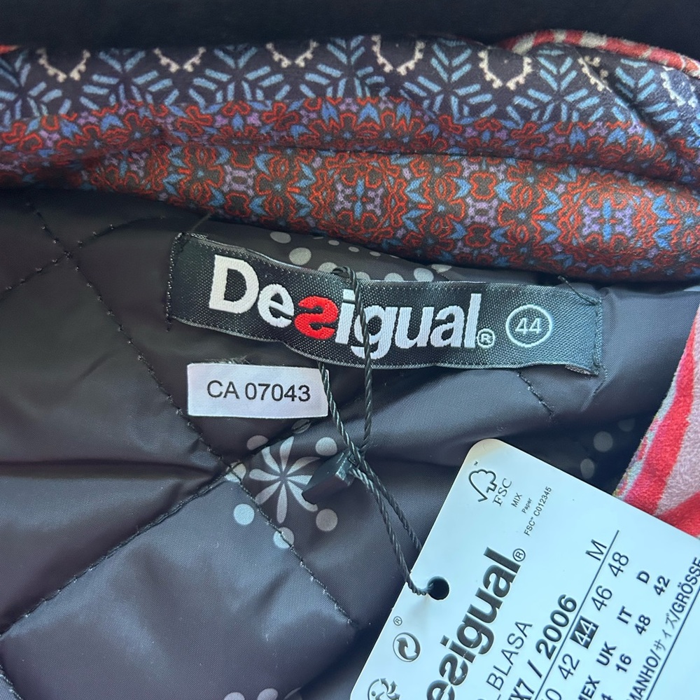Desigual Women's Jacket with hood NWT, size 44 - Picture 7 of 8